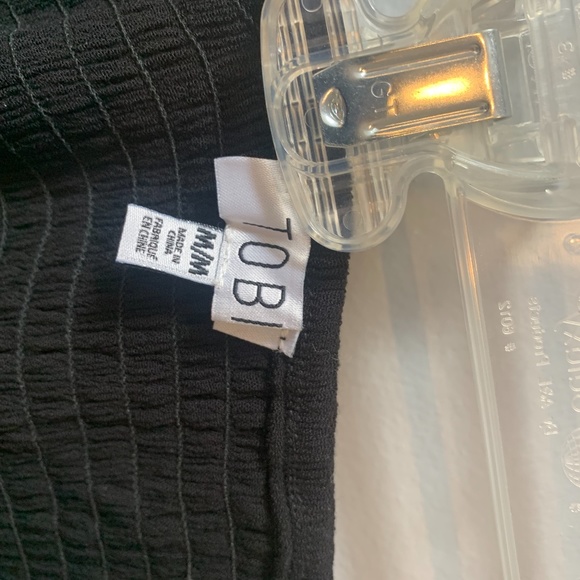 BRAND NEW TOBI DRESS WITH FLOWY SLEEVES - Picture 2 of 2